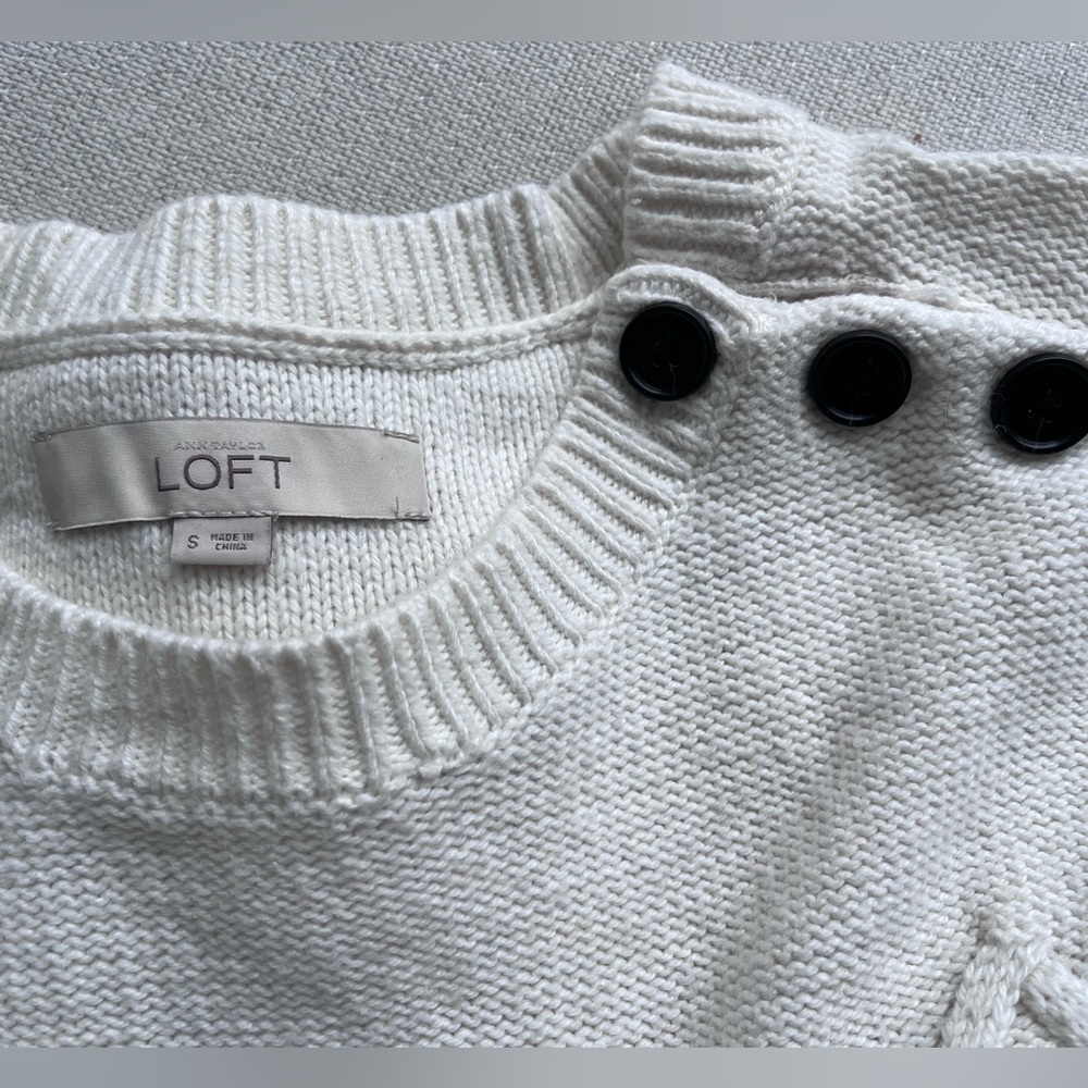 Ann Taylor Loft size S sweater